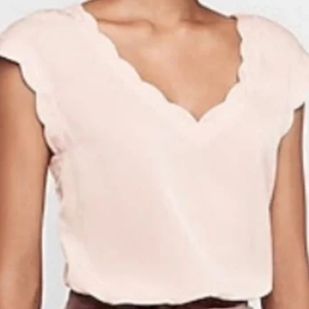 Express White Scalloped Sleeveless Top size XS
